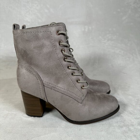 Journee Collection Baylor Women Boots Size 8.5 Ankle Block Heel Gray Lace Up NWB - Picture 2 of 11